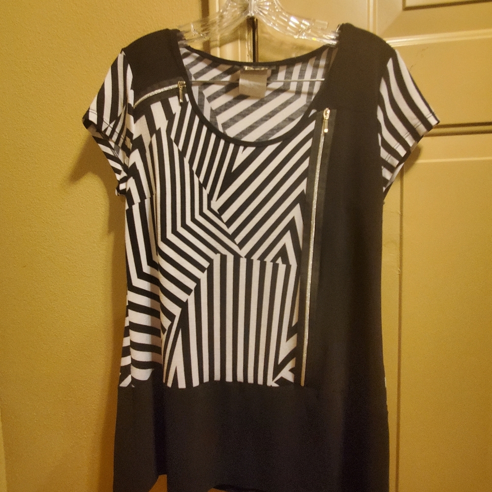 Short sleeve accent top